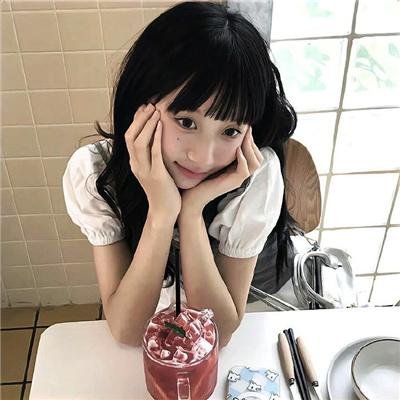 埃莱扎·施莱辛格：战妆